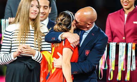 spanish football president kiss